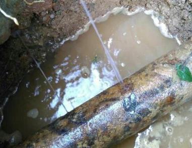 耿马楼顶渗水维修公司分享下地暖漏水的原因及检测方法。